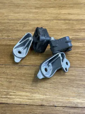 8582062 Bmw Oem 2015 - 2024 M5 F90 Rear Exhaust Muffler Hanger With Bracket