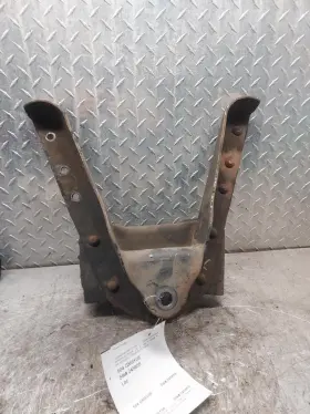 504.gm8y08 Chevrolet Truck 01-10 Silverado 2500hd Left Rear Forward Leaf Spring Hanger 199493