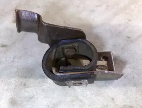 C7oz-5260-b Ford Exhaust Bracket Lh Rear 1967 Fairlane Cyclone Comet With 390/427 Nos