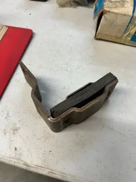 D9ta-5261-fd Ford 1979 Truck Exhaust Hanger Bracket New Nos