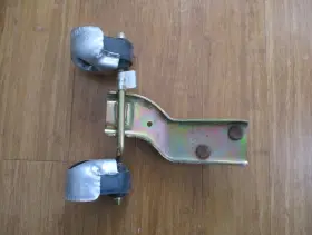 E7uz-5260-a Ford Nos Oem 1987-1988 E250 E350 Exhaust Hanger Bracket
