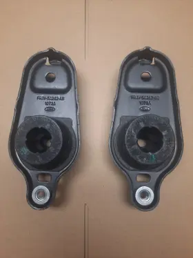 Fr3v-5a242-ab Ford 2 New Genuine Mustang Shelby Gt Front Exhaust Hanger Brackets Fr3v5a242ab