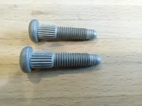 22642792 General Motors Gm Genuine Oem Parts Catalytic Converter Studs 2 - Brand New