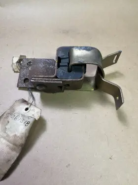 14061318 Gm 1406138 Chevy Gmc Rh Front Exhaust Tailpipe Hanger Bracket