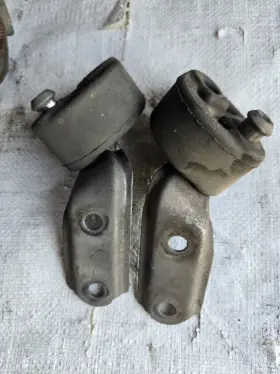 17565-46010 Lexus 92-99 Sc300 Sc400 Right Passenger Side Sub-frame Exhaust Hanger And Mount