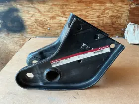 Meritor R303380 Trailmobile Straddlemount Front Hanger 3-a1-16
