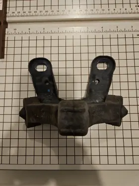 600253147 Volkswagen Vw Gti Mk5 Mk6 Rh Exhaust System Silencer Mounting Bracket And Holder